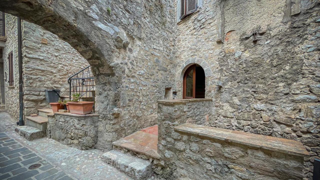 アッローネ Borgo San Valentinoアパートホテル エクステリア 写真